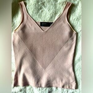 Dana Buchman lovely pink top